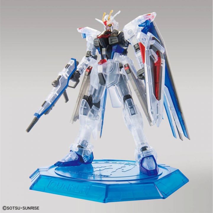 BANDAI Mobile Suit Gundam SEED - High Grade HGCE Freedom Gundam (Clear Color)(GUNDAM BASE LIMITED) Model Kit Figure