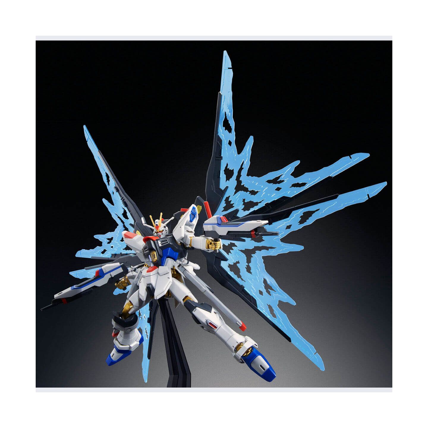 BANDAI Mobile Suit Gundam SEED DESTINY - High Grade HGCE STRIKE