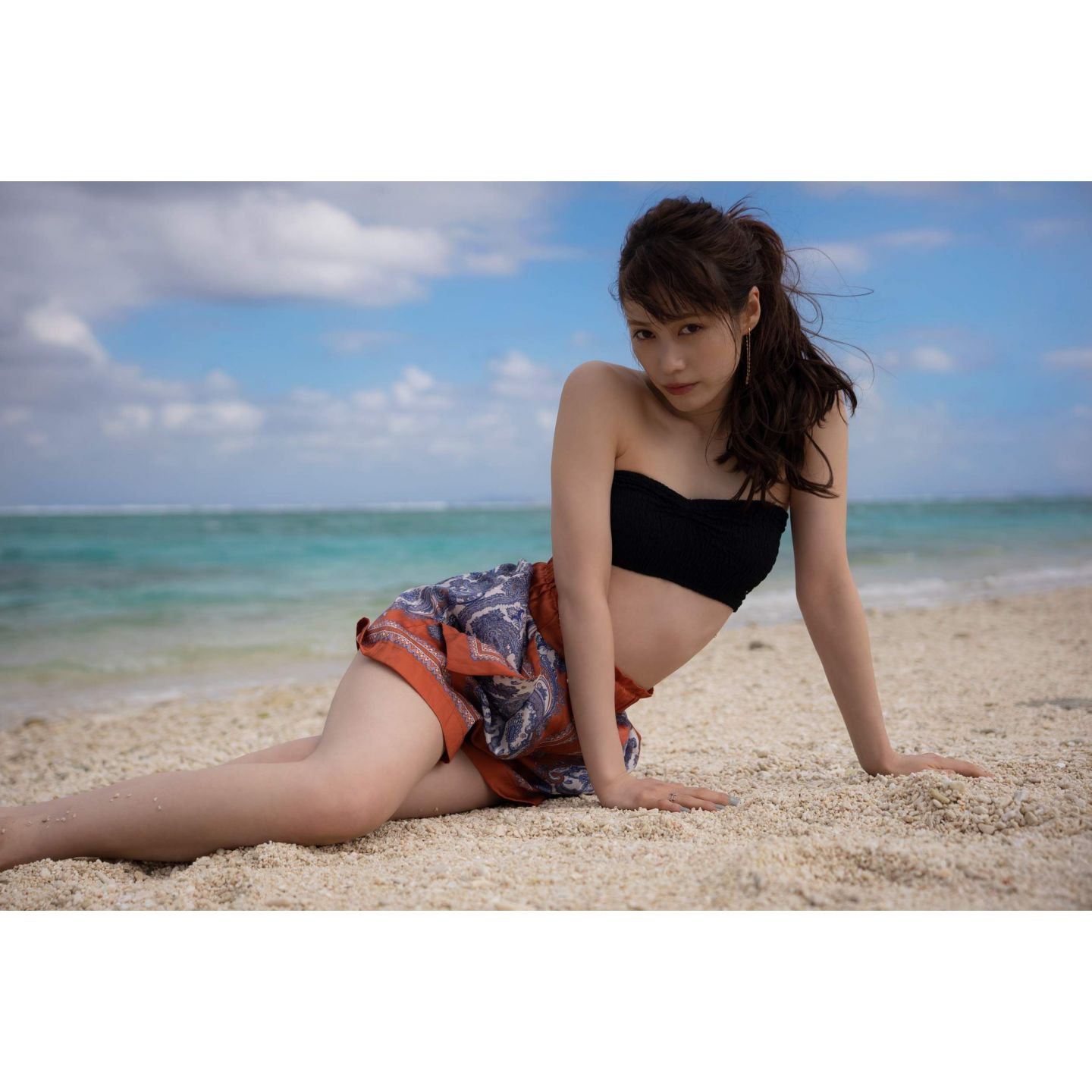 中村ゆりか 1st写真集 Over The Moon 中村ゆりか 1st写真集 Over The Moon